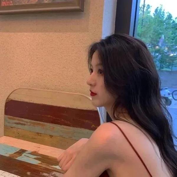 我的23岁美女邻居