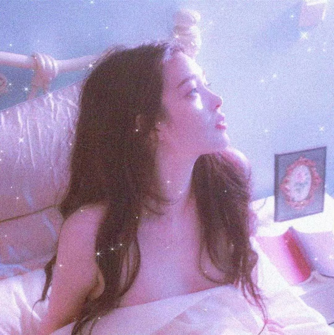 穿黑衣的女孩